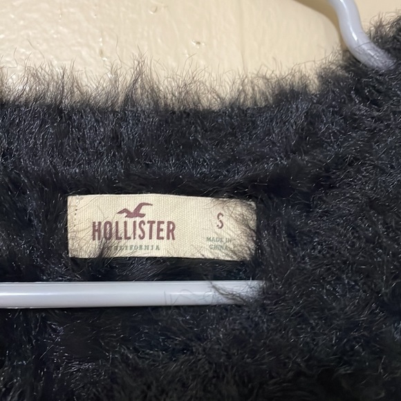 🌸 Clearance! 🌸 Hollister Black Fuzzy Cold Shoulder Sweater Size S - Picture 6 of 6